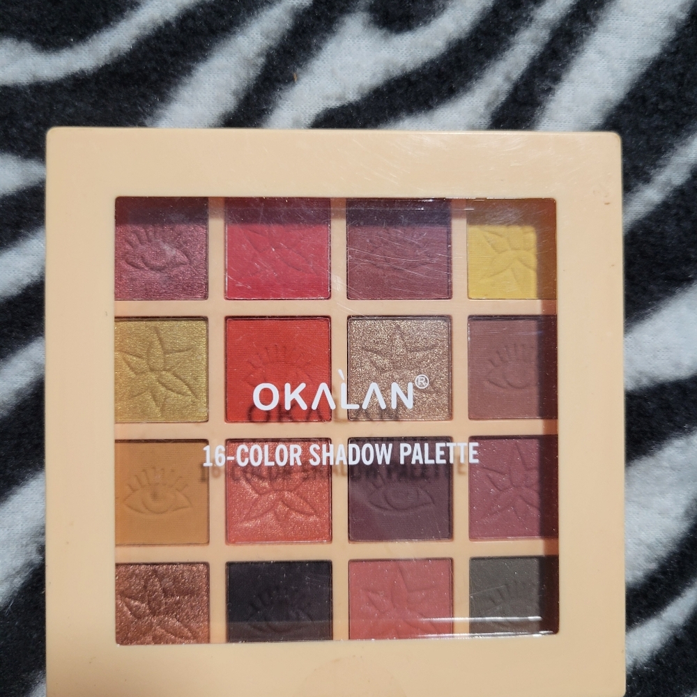 Okalan eyeshadow pallet